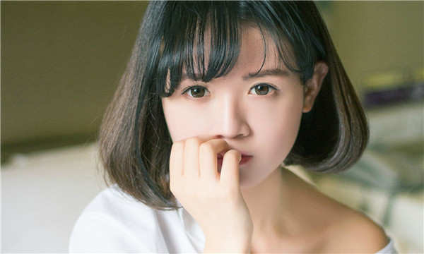 曲沃人工助孕和试管的区别，你了解吗？这两个关键词是在不孕不育家庭中经常被提及的话题，尤其对于那些渴望拥有自己孩子的父母来说，理解这些差异至关重要。人工助孕，通常指人工授精，它是在女性的排卵期，通过注射受精卵来提高受孕的几率。而试管，通常是指试管婴儿技术（IVF），它则是在实验室中通过体外受精的方式，使卵子和精子结合形成胚胎，最后移植回女性体内。简单来说，人工助孕更注重于提高受孕的机会，而试管则是借助更